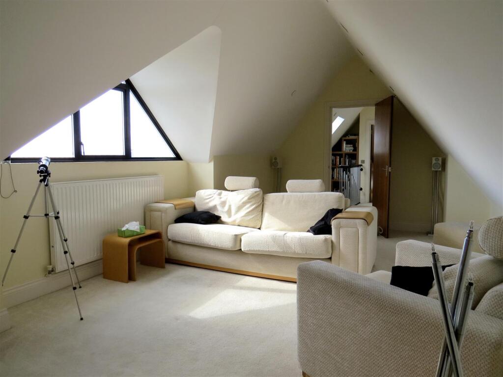 6 St James_Fotor.jpg