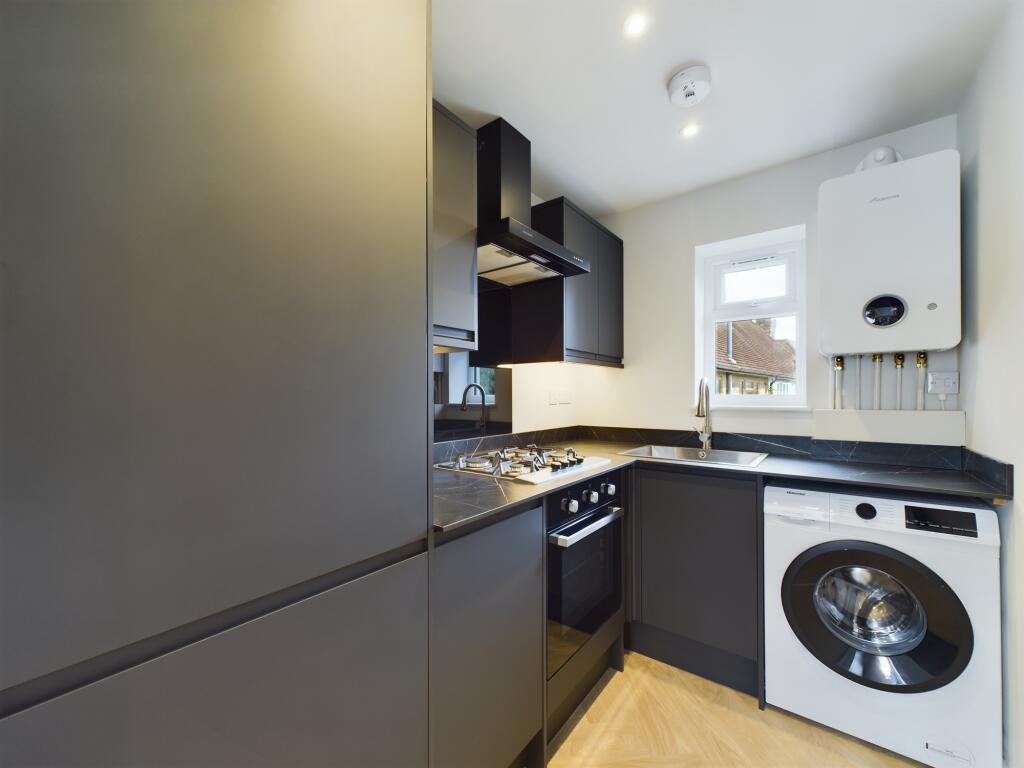 CAM02136G0-PR0070-STILL001