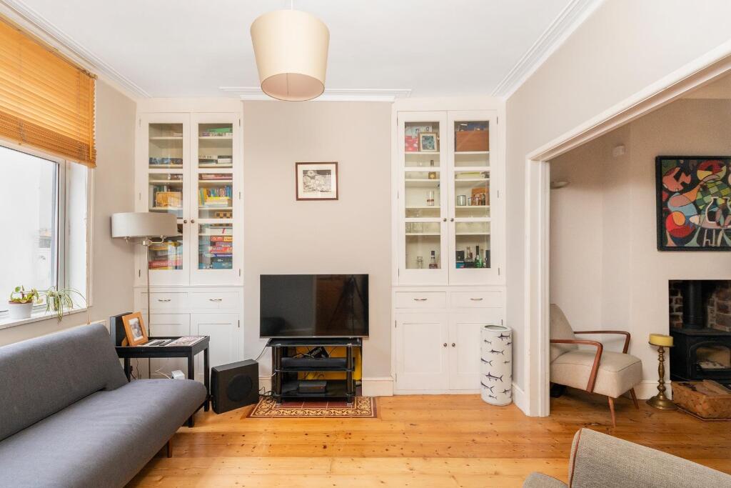 2K2WSSE - Living Room C.jpg