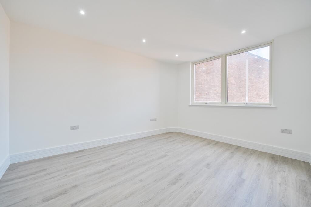 1356328-3-68c7fa4...