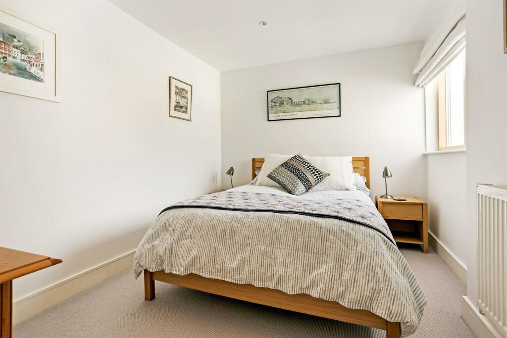 64846_21 Vittoria Walk Cheltenham- (17)_low.jpg
