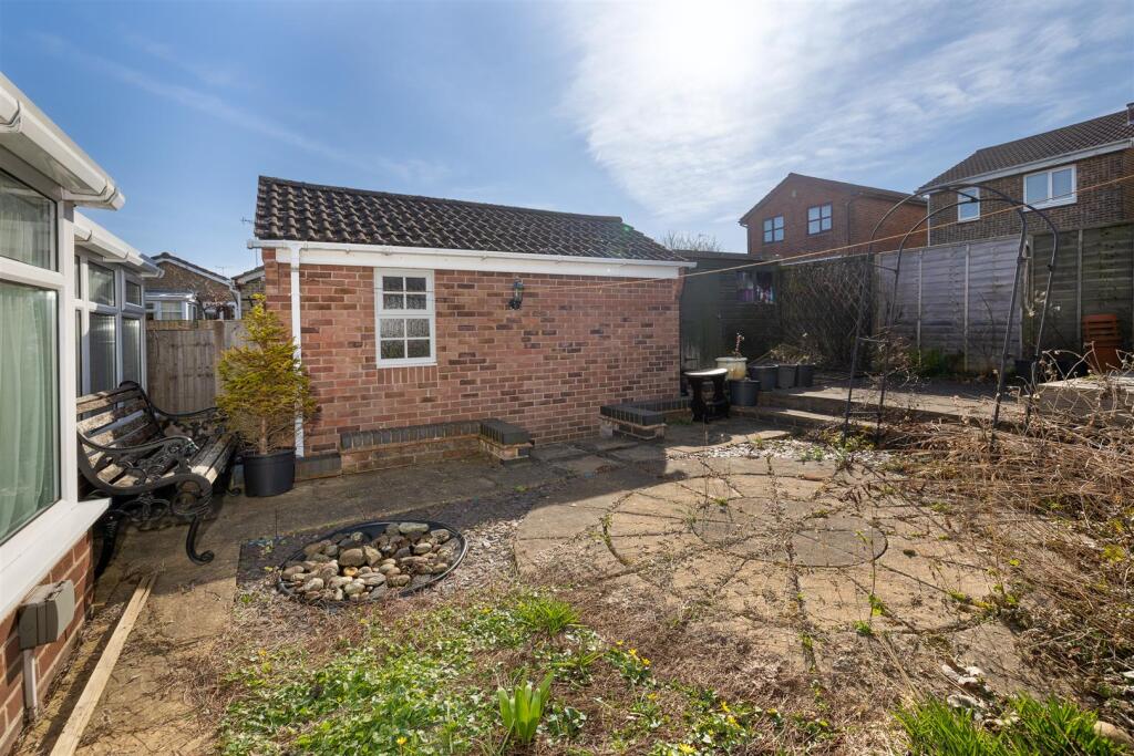 9 Holly Close, Moira