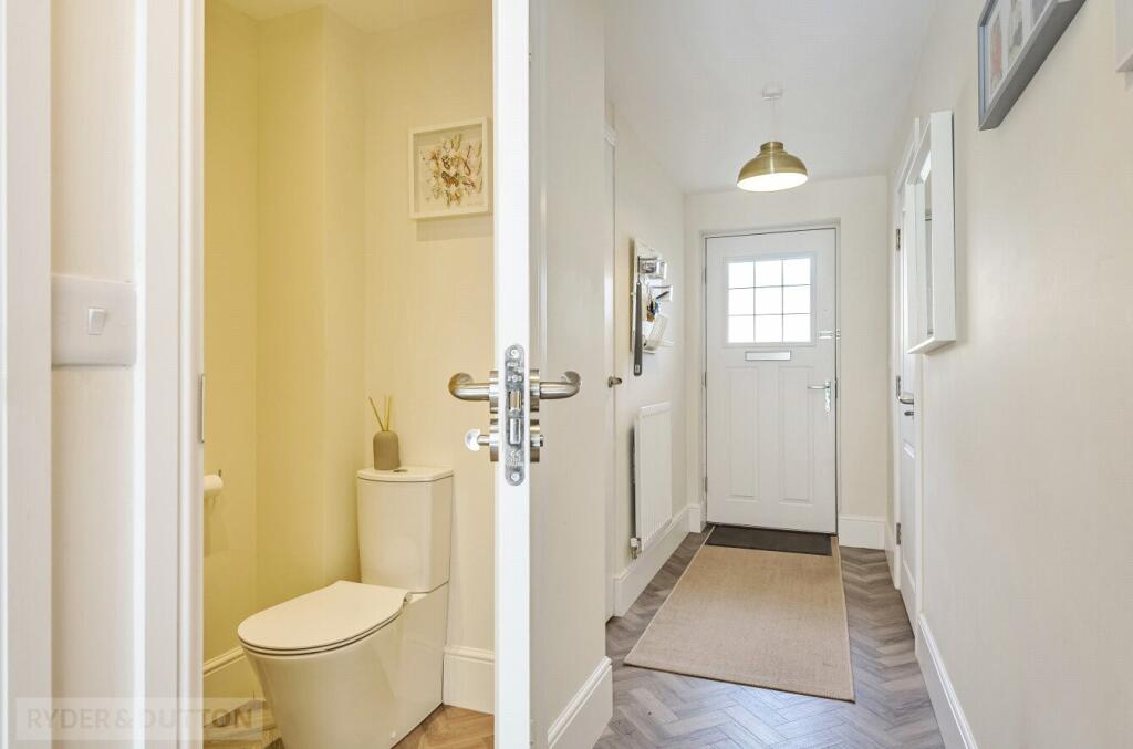 Hallyway/Guest Wc
