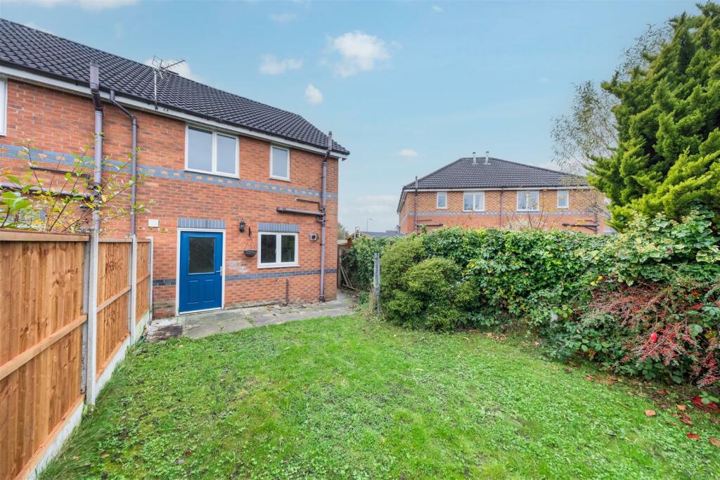 3 Harewood Close-020.jpg