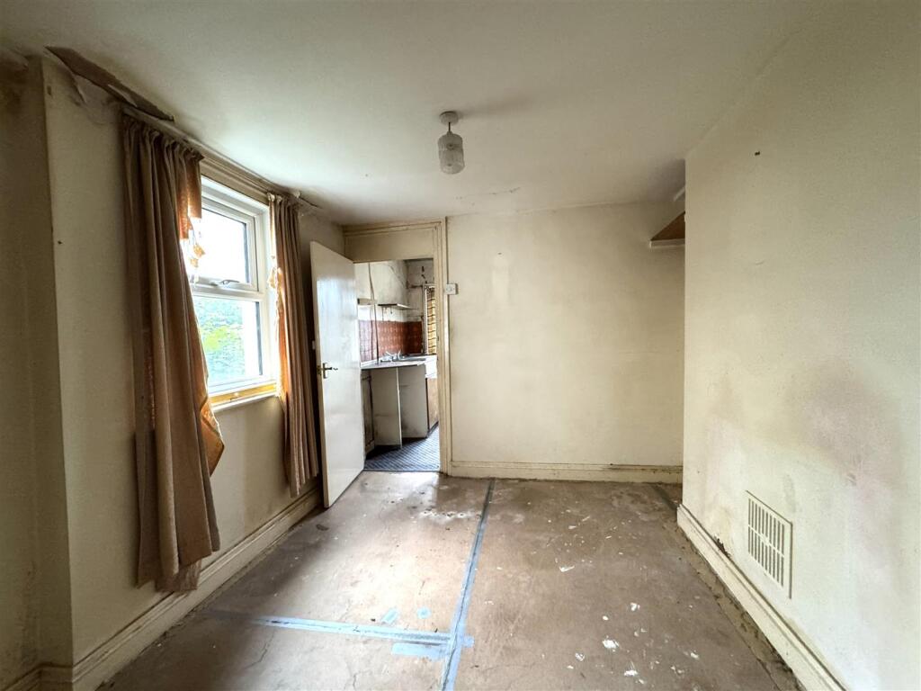 Breakfast room 35 Drove Road.jpg