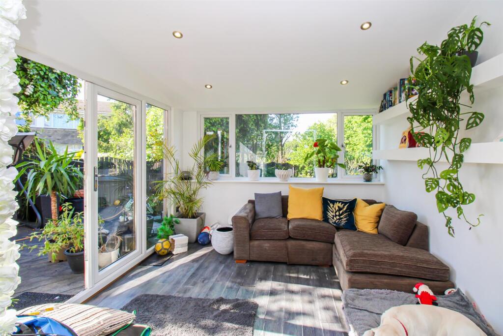 SUN ROOM