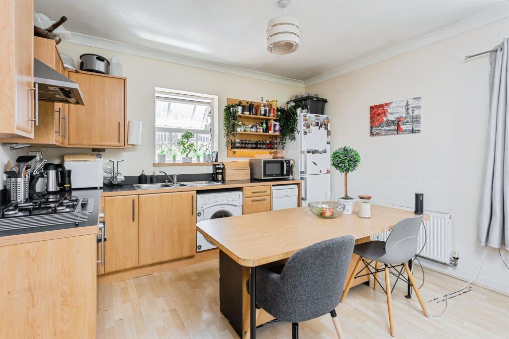 Lounge/Kitchen