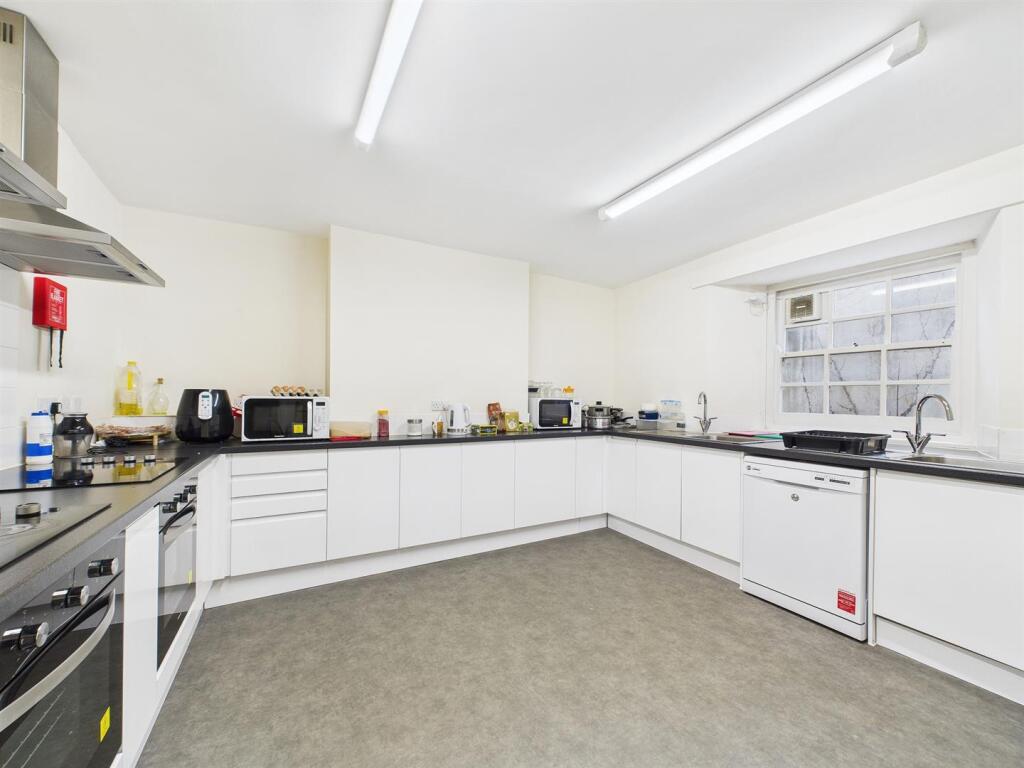 19 - Substantial Four Storey Building For Sale, So