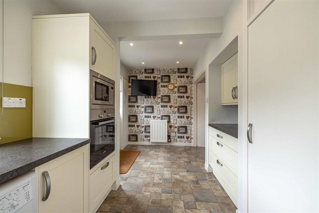 67 Back Row Selkirk 08.jpg