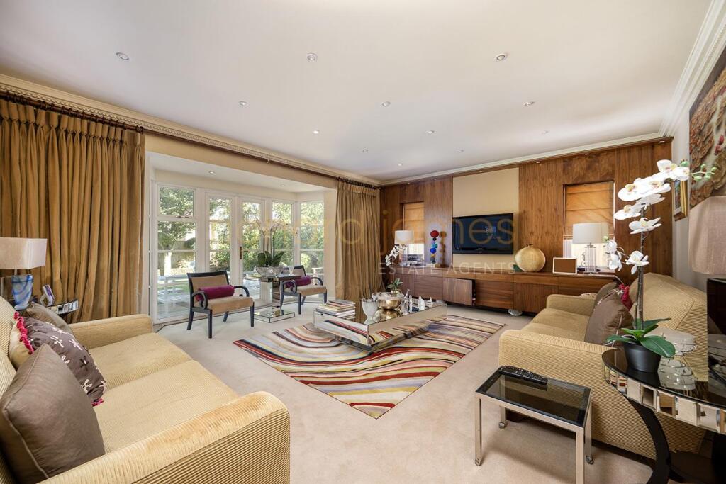 Courtgate Close, Mill Hill, NW7