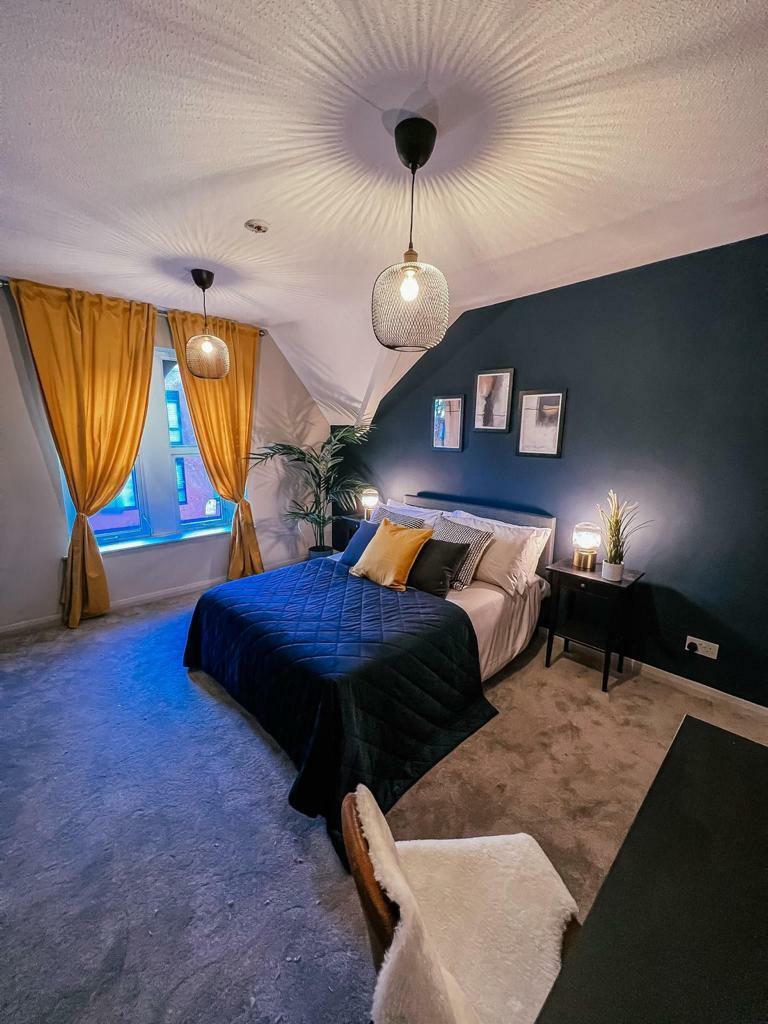 Bedroom Photos (3).JPG