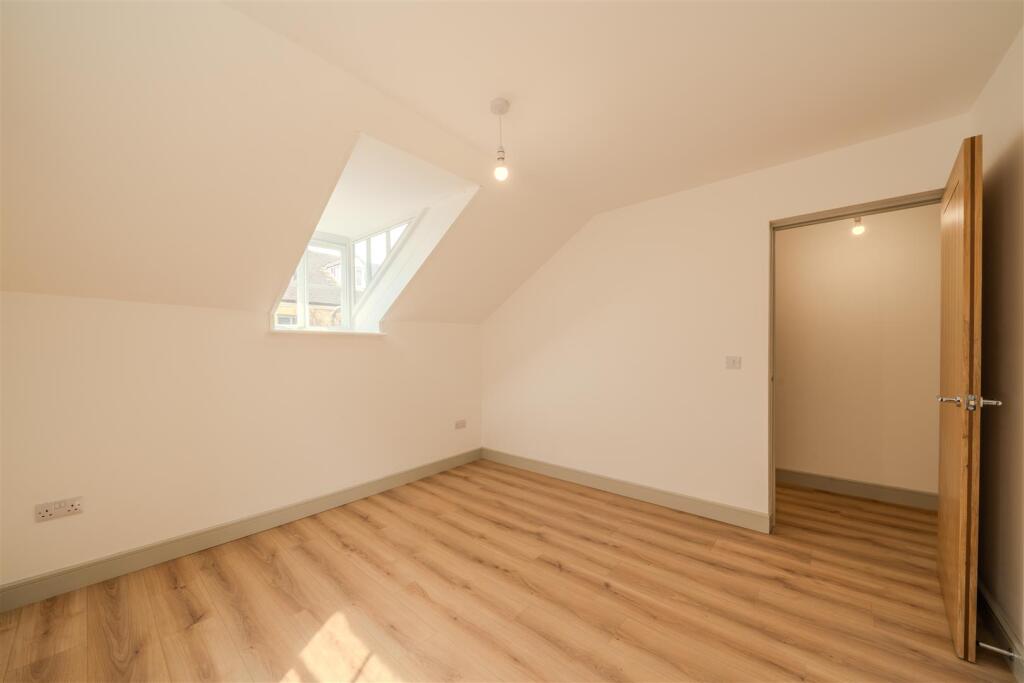 Apartment 6-125.jpg