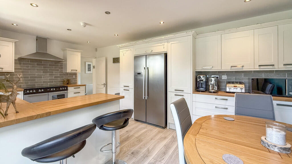 Kitchen/dining ro...