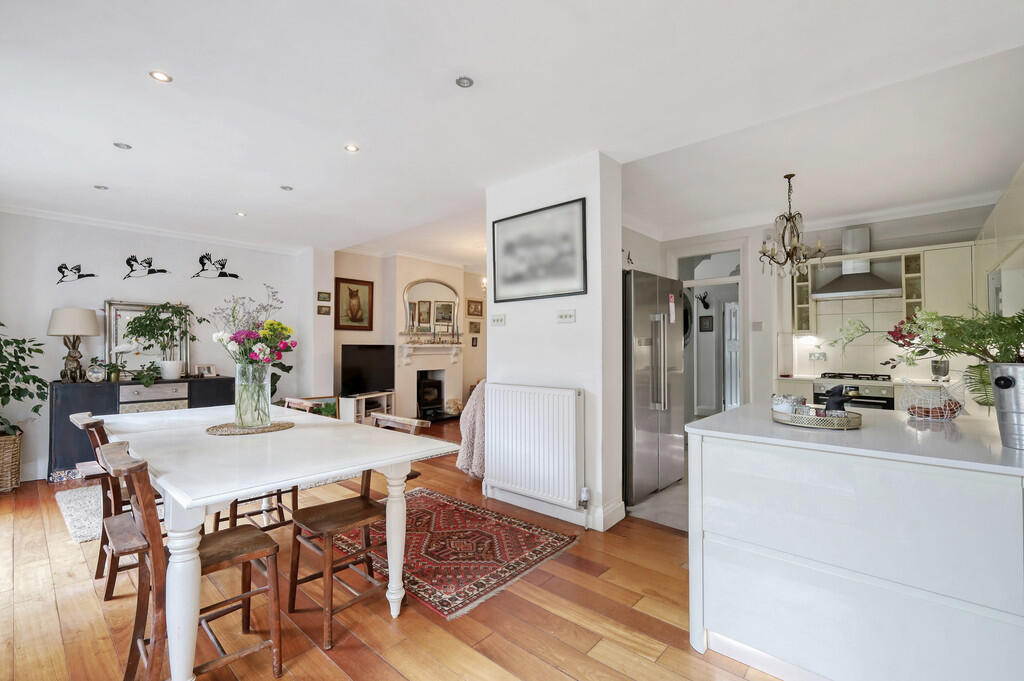 22 Holyrood Drive...