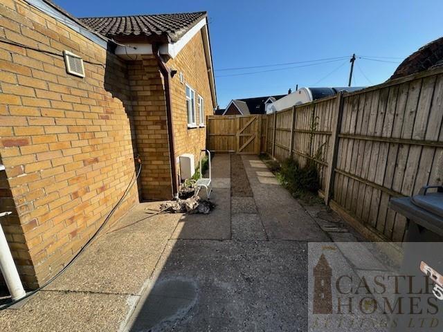 Driveway to rear.jpg