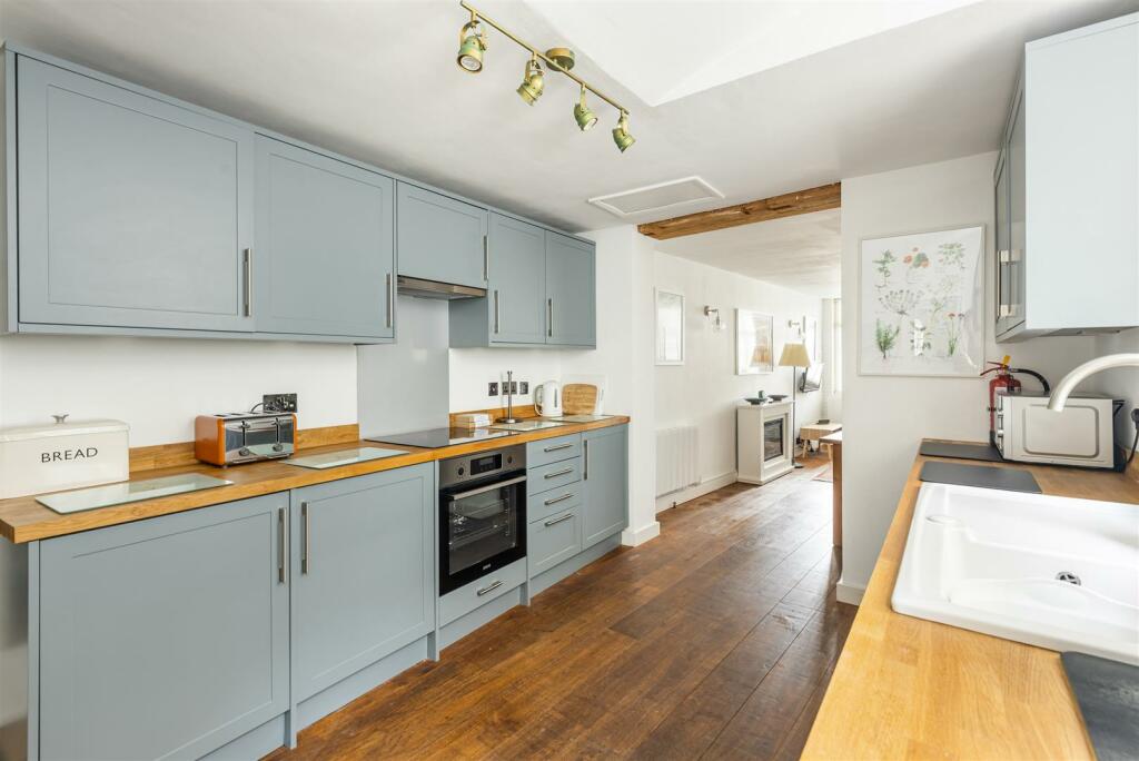 A06 - The Orlop 34a Clarence Street Dartmouth - 24