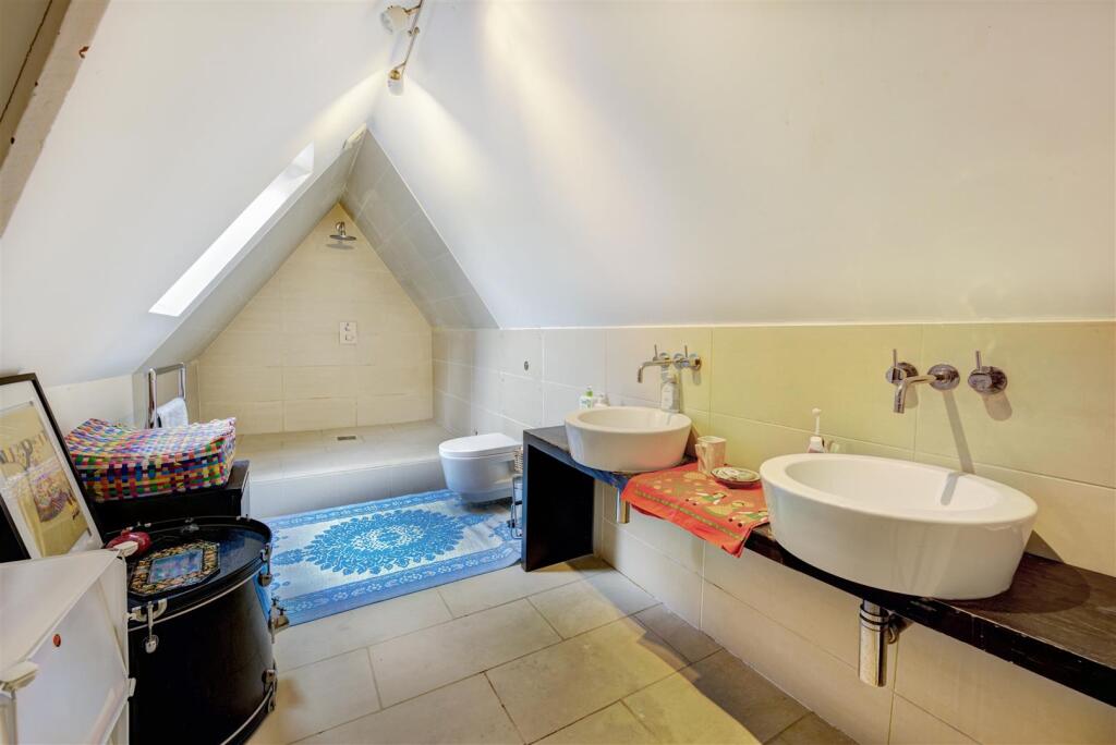 D0397 21 northway topBath.jpg