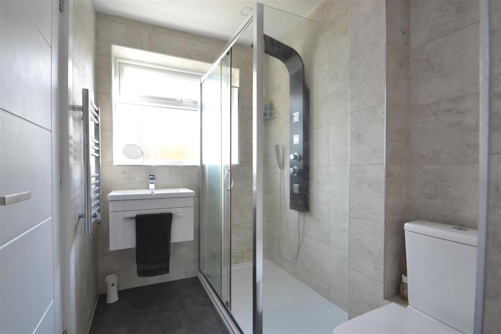 Shower Room.JPG