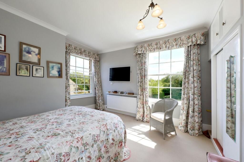 Mastre Bedroom