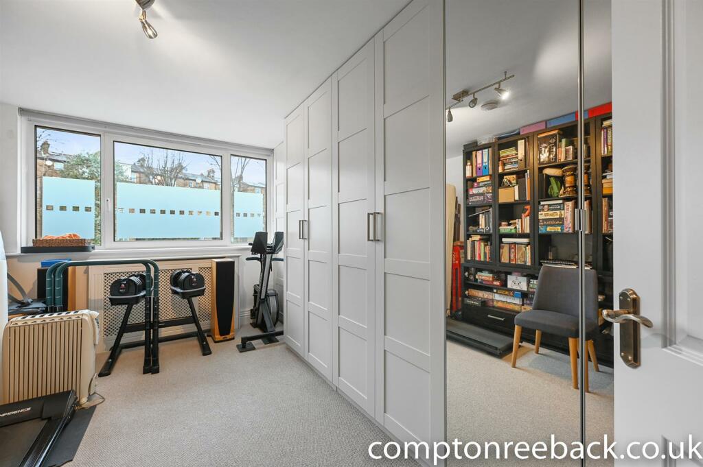 CR - 48 Downfield Close - Bedroom1 (1).jpg