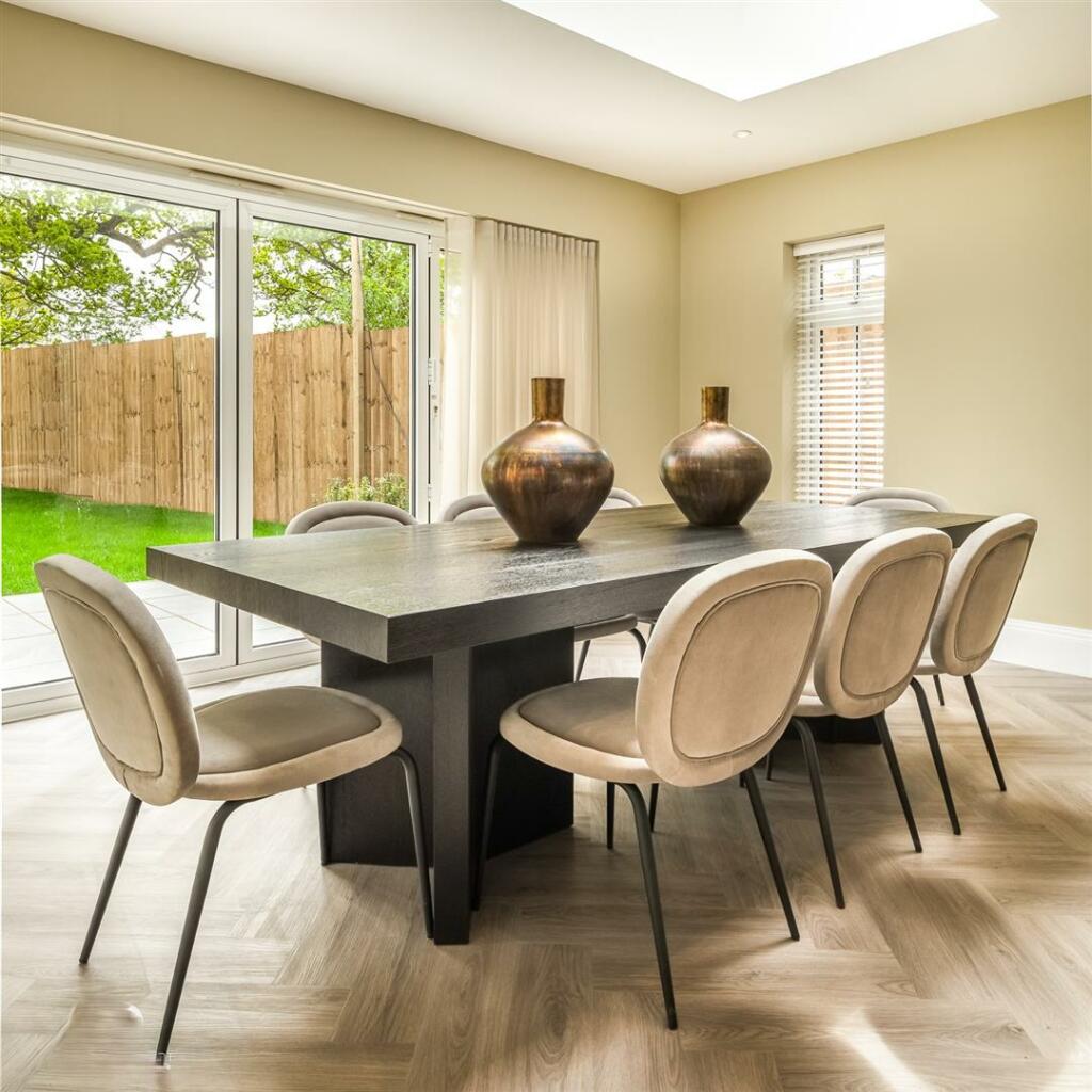 Dining Area.jpg