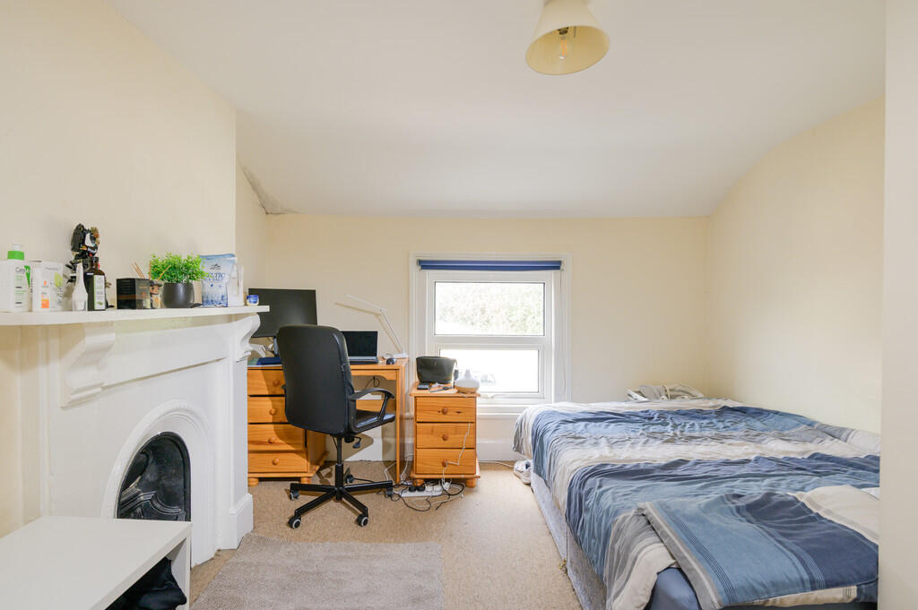 2 Newbridge Road-...