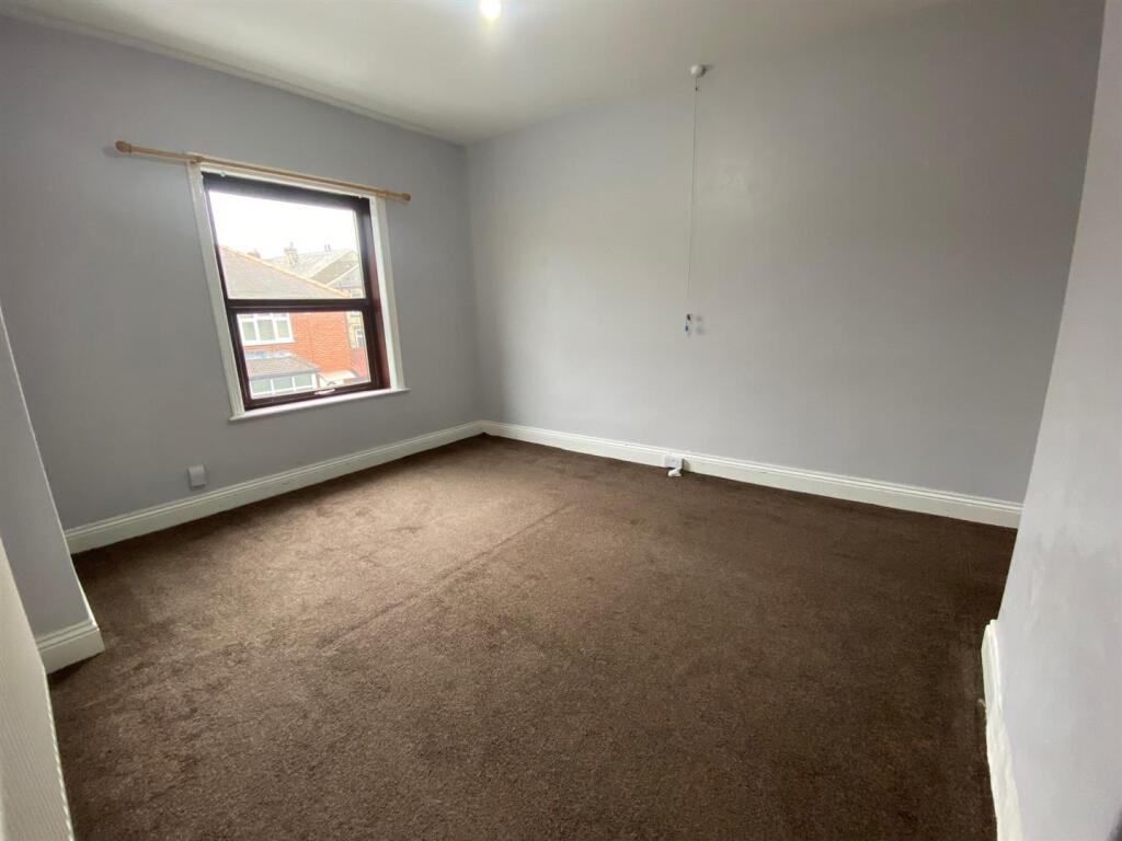 BEDROOM.jpg