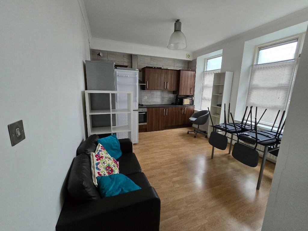 Lounge Kitchen