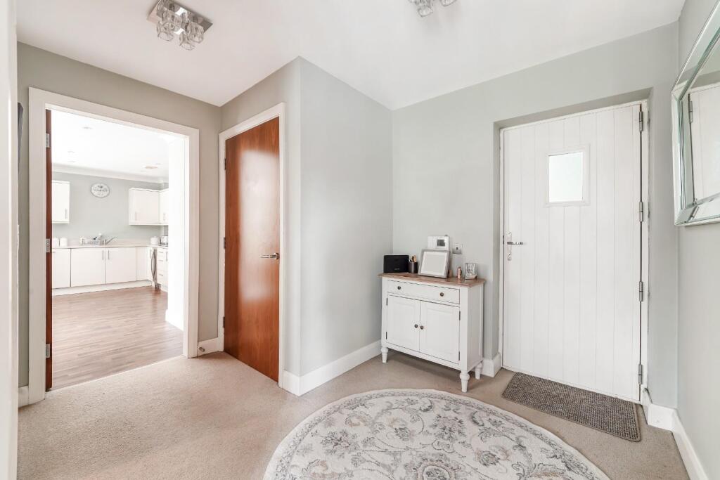 FURZE HILL COURT (14).jpg