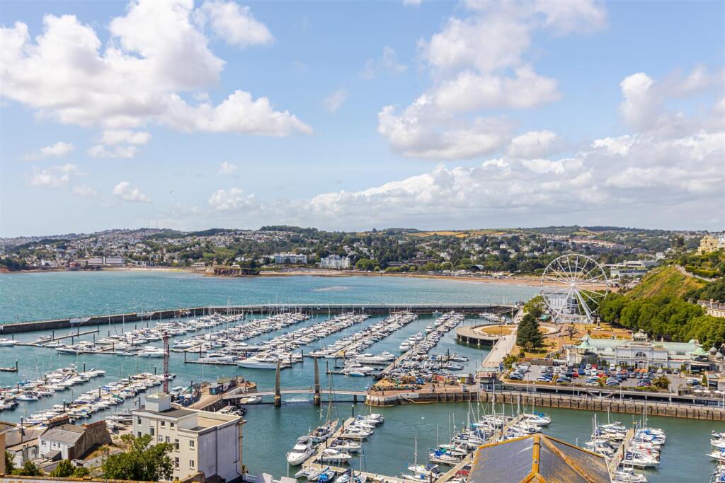 A19 - B5 Shirley Towers Vane Hill Road - 250714.jp