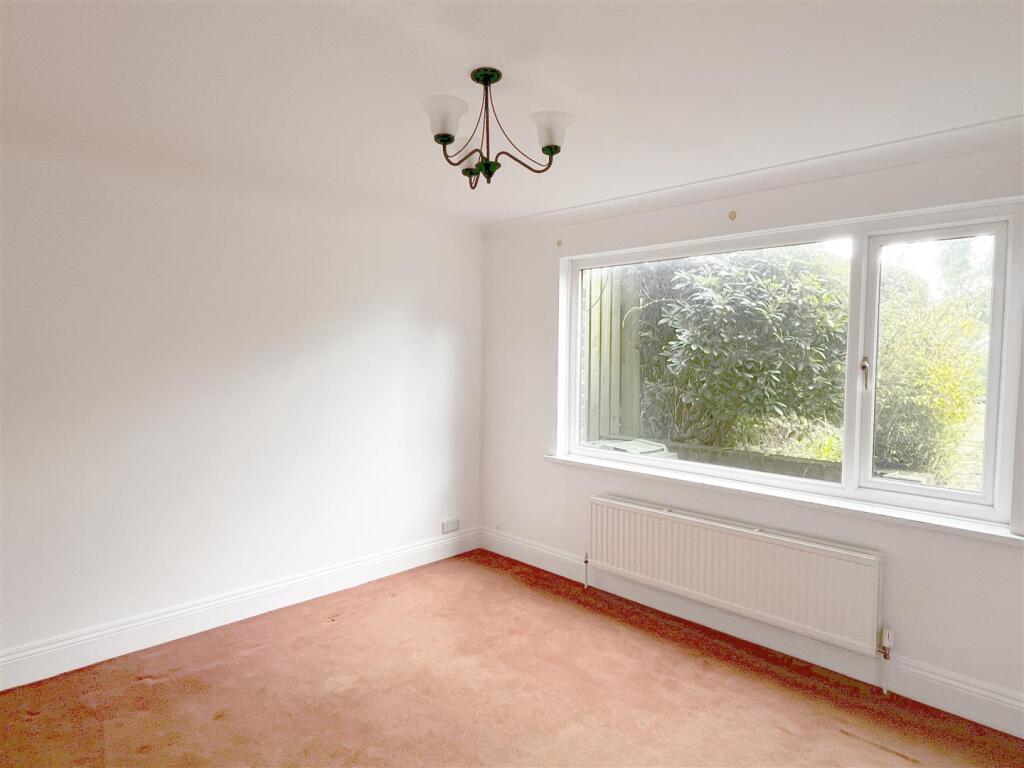 Lounge2.JPG