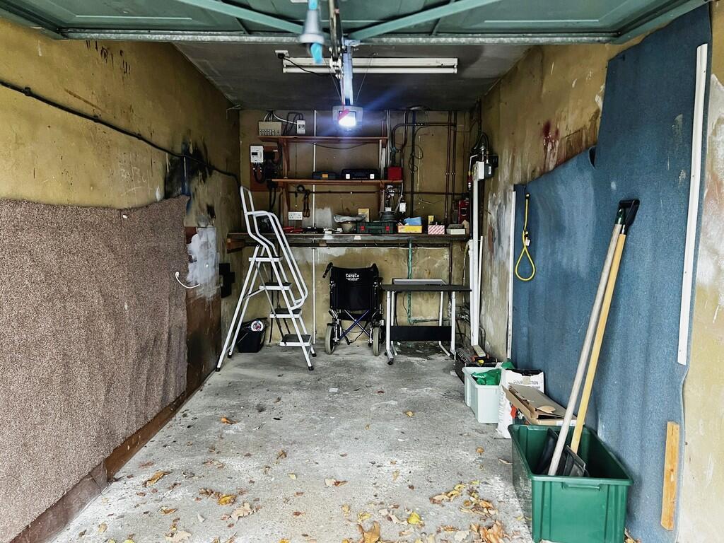 61a9cb73-Garage 2...