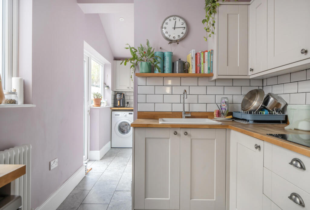 1382382-12-691c71...