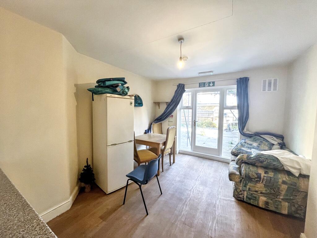 98 Ritherdon Road, Tooting, London SW17 8QQ