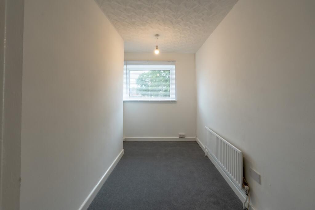 Otter Close-14