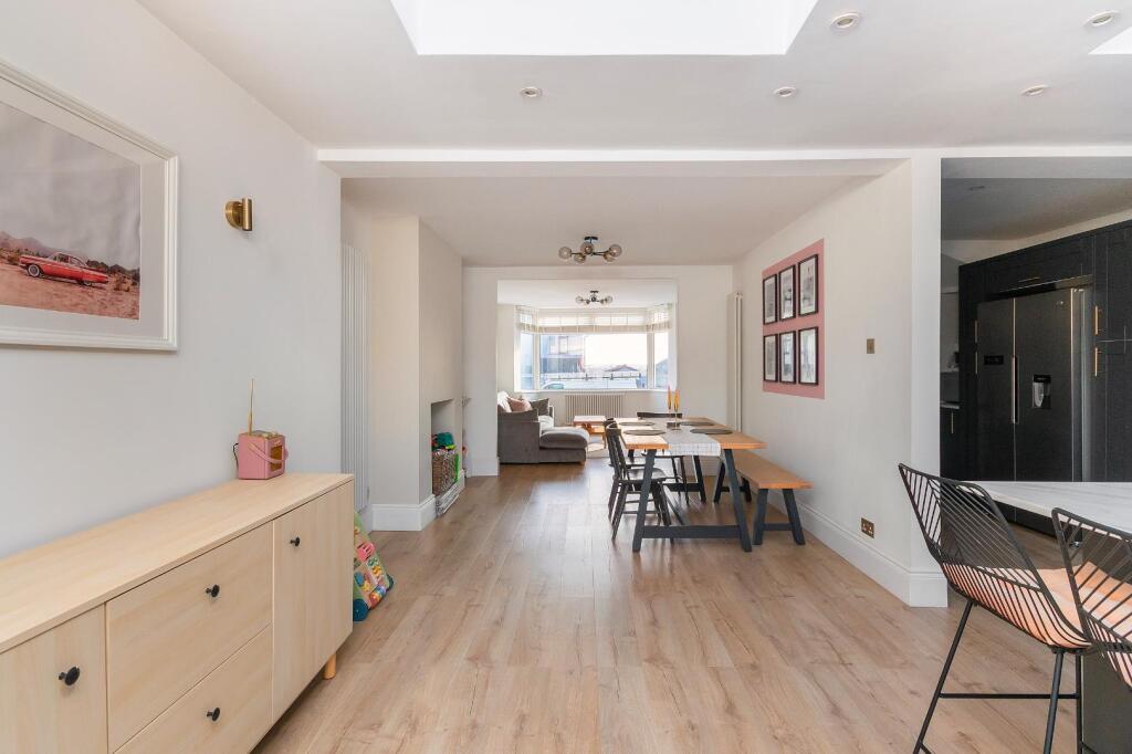 7L5RBD - Dining Room B.jpg