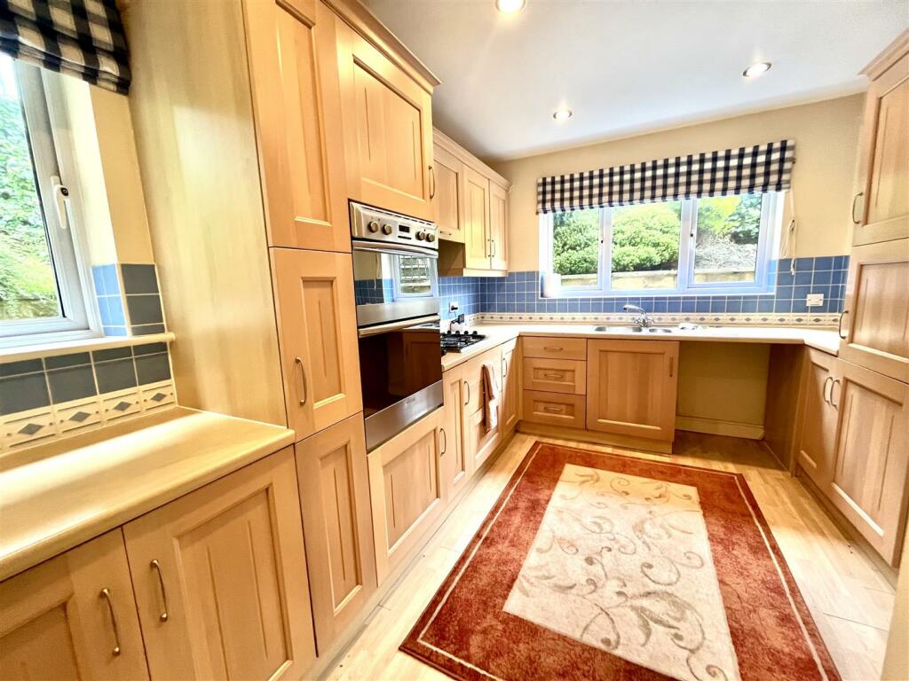 Bramleys Estate Agents - Maple Fold - Elland (16).