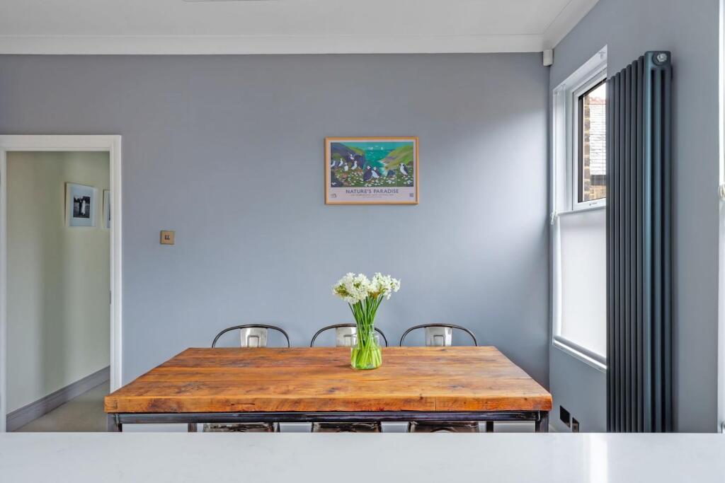 07-9464JHPropWorld - 144 Perry Road - 19-medium.jp