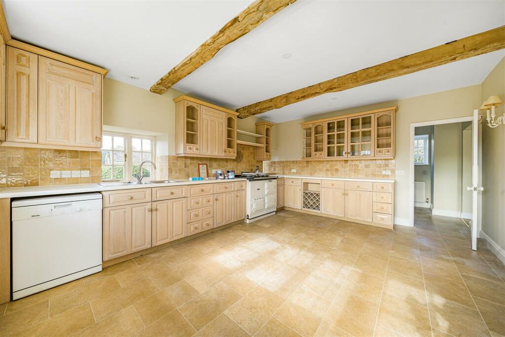 Kitchen dining room.jpg