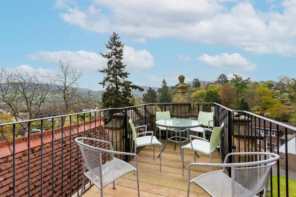 0126ArdenHouse_Turret Apt1.jpg