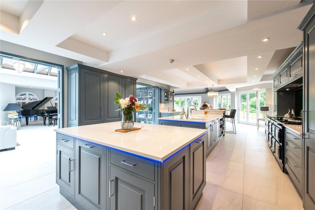 Kitchen/Breakfast Rm