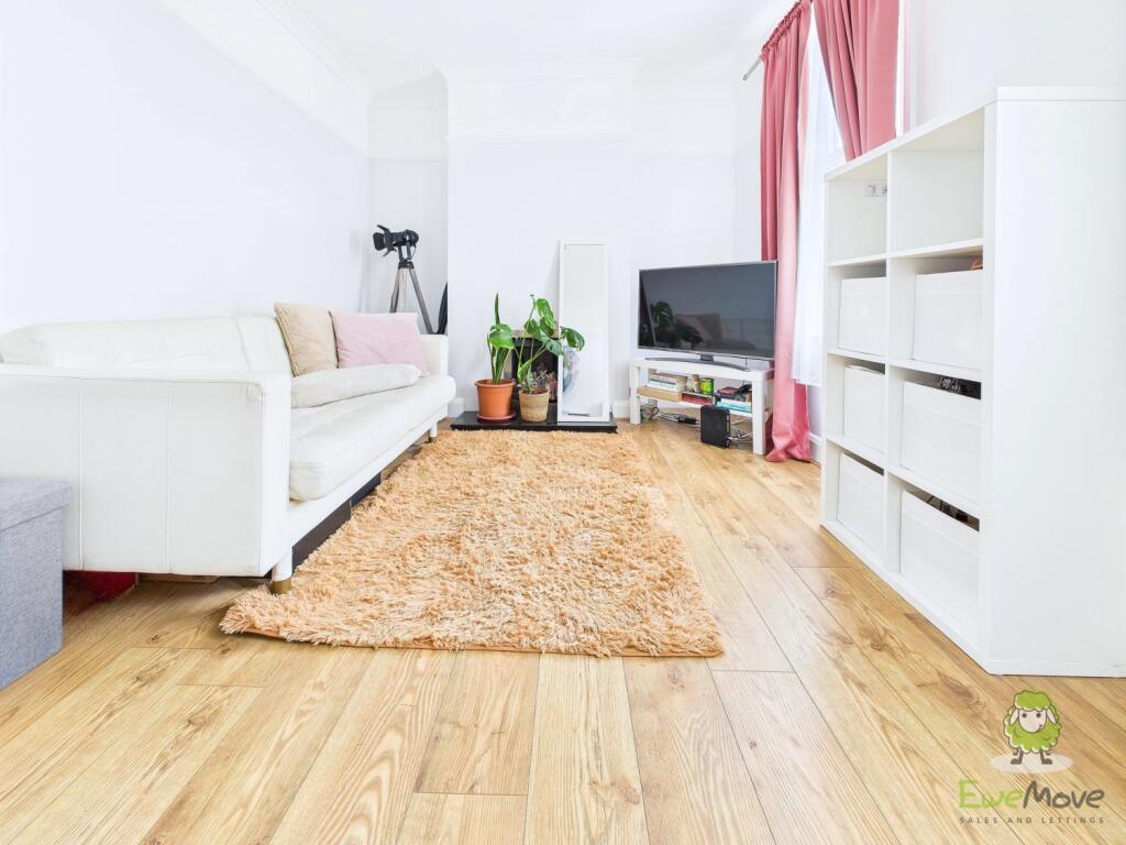 CAM01543G0-PR0145-STILL016