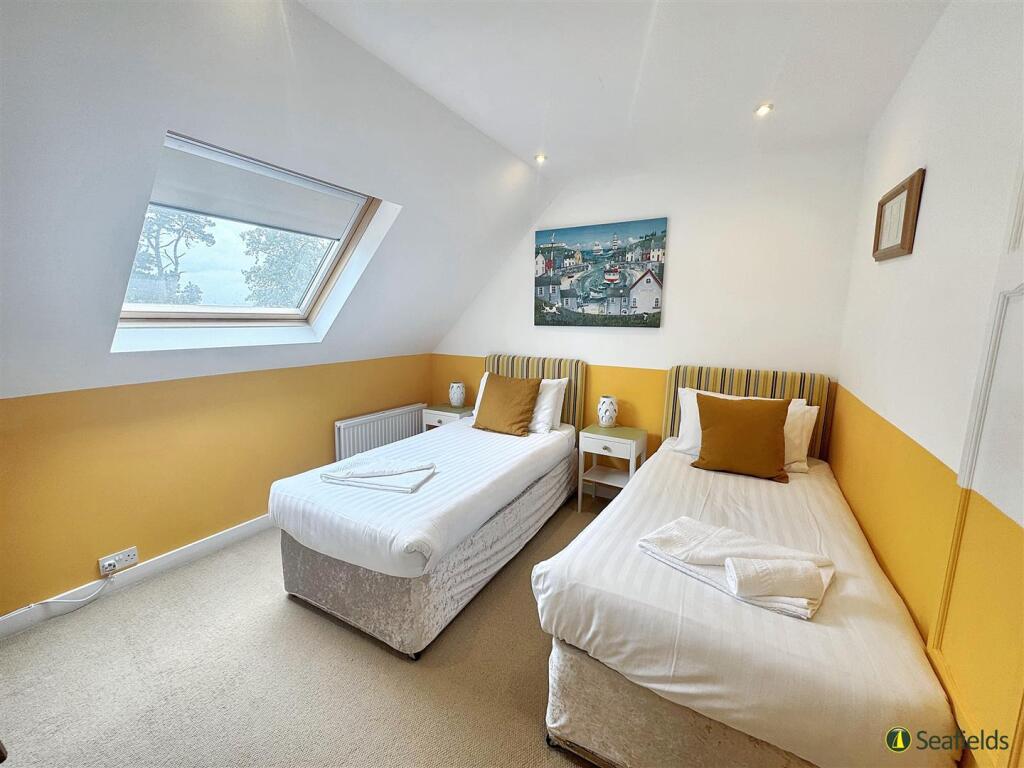 1 of 5 Bedrooms