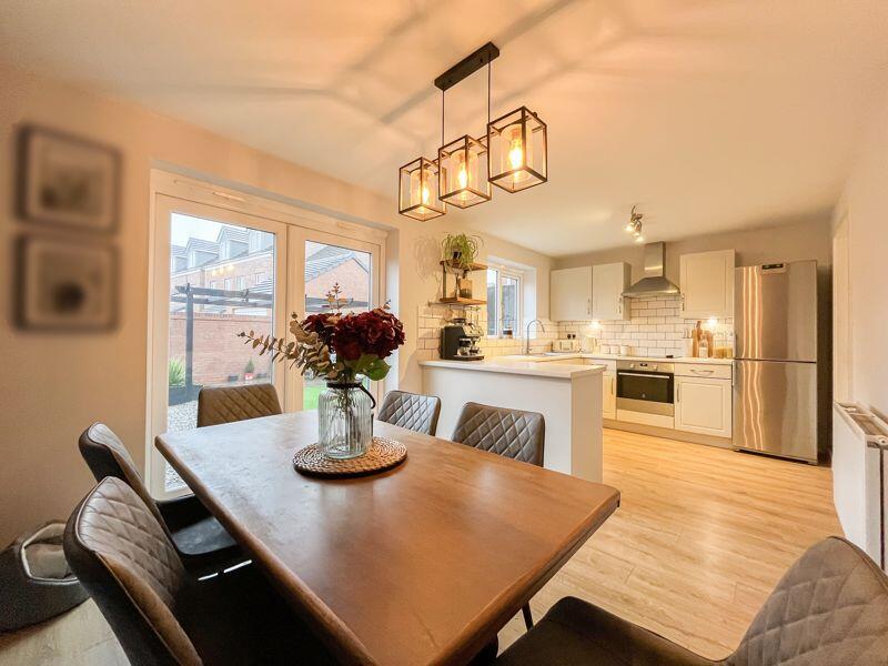KITCHEN/DINER