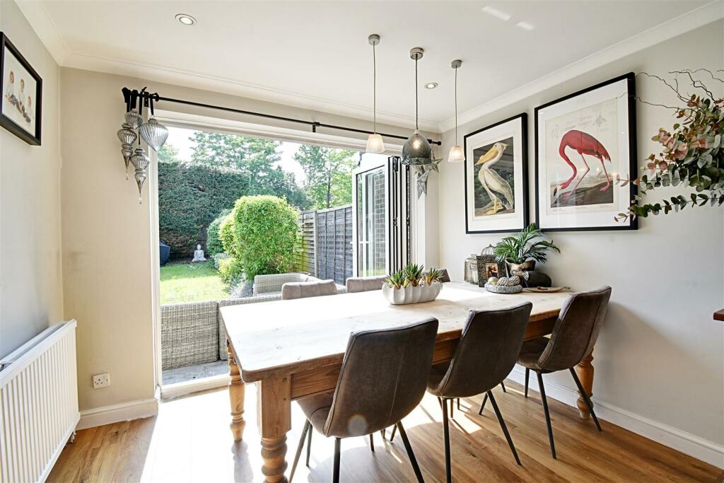 Dining Area 2.jpg