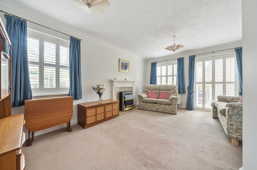 1315687-15-685bdf...