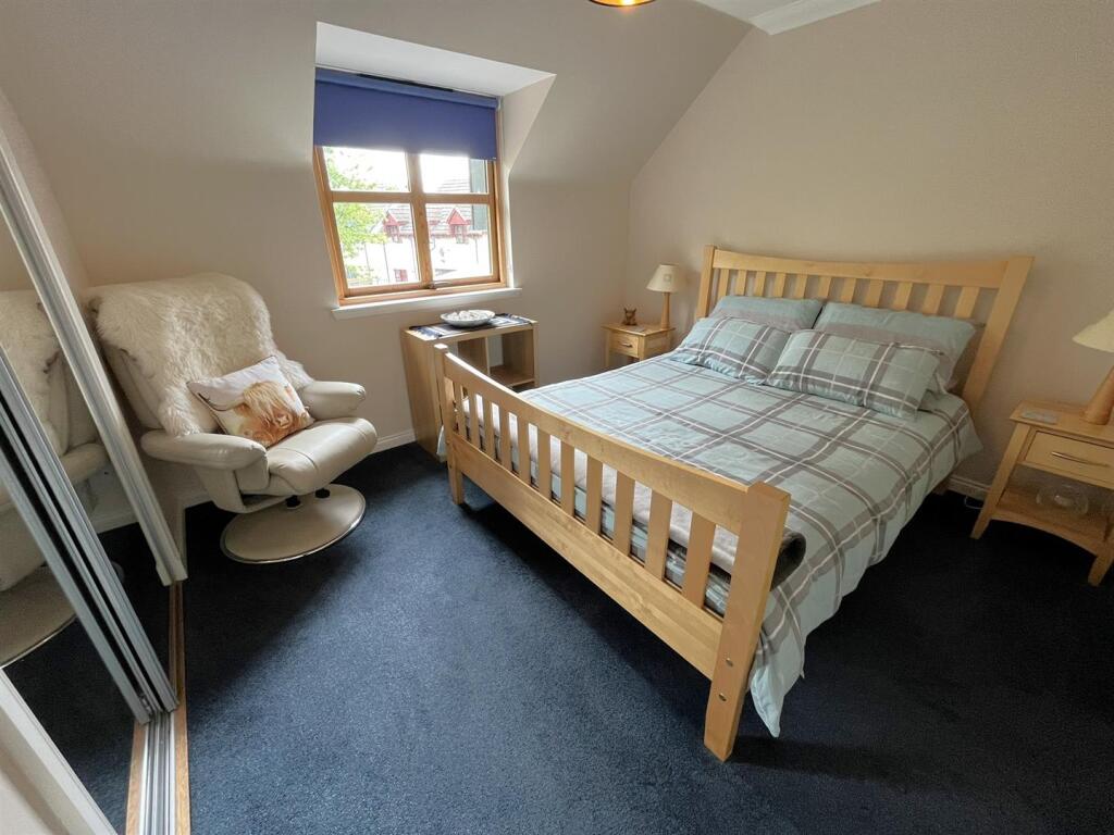 BEDROOM 2