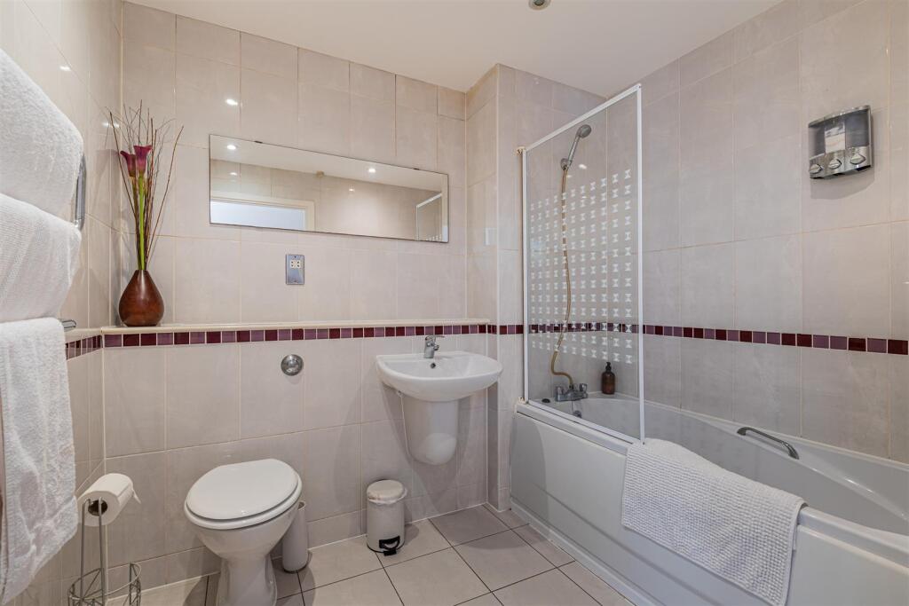 Genoa House 223-2.jpg