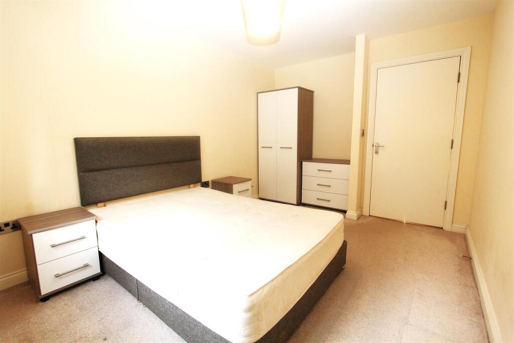 Bedroom.JPG