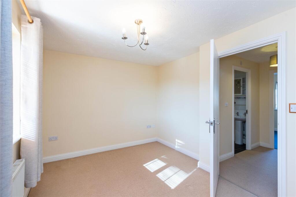 Bedroom 1-2.jpg